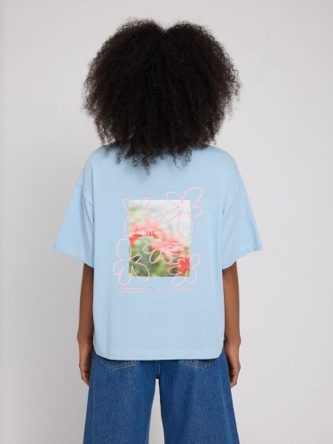 Back Print T-Shirt foggy blue flowers1